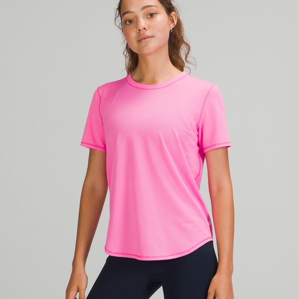 lululemon athletica Short Sleeve Active Tee in Bubblegum Pink Size 8